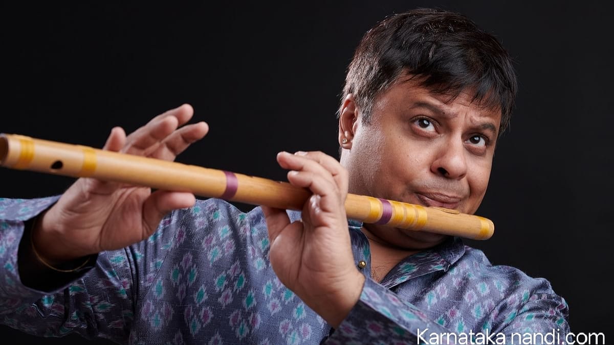 ಕೊಳಲಿನಲ್ಲಿ